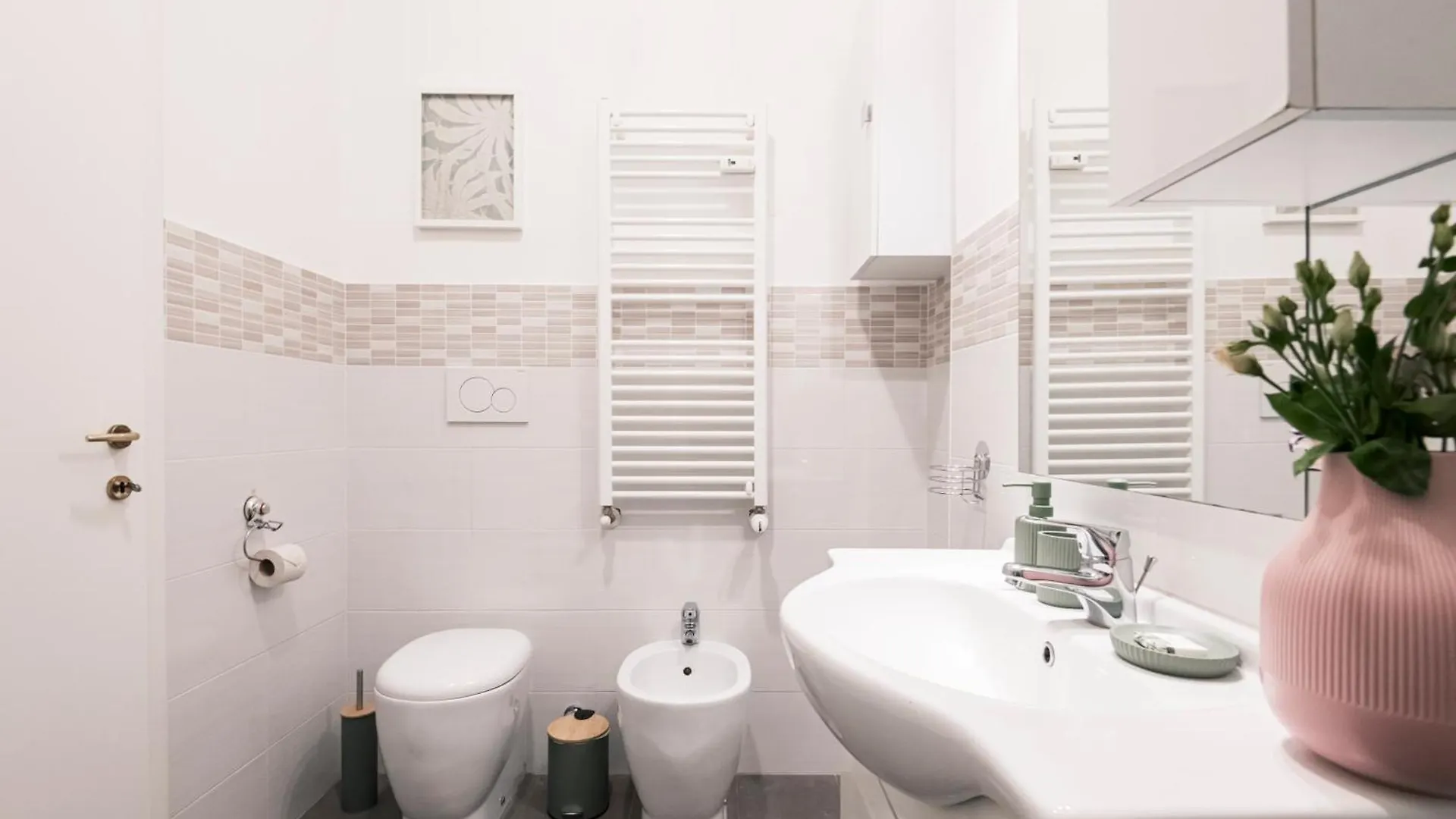Cozy Apartament In Piazza 5 Giornate By Easylife ميلان 0*,